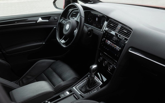 Volkswagen Golf cena 124000 przebieg: 28000, rok produkcji 2019 z Białystok małe 211
